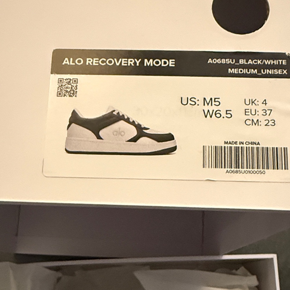 ALO Yoga Black and White Athletic Sneakers